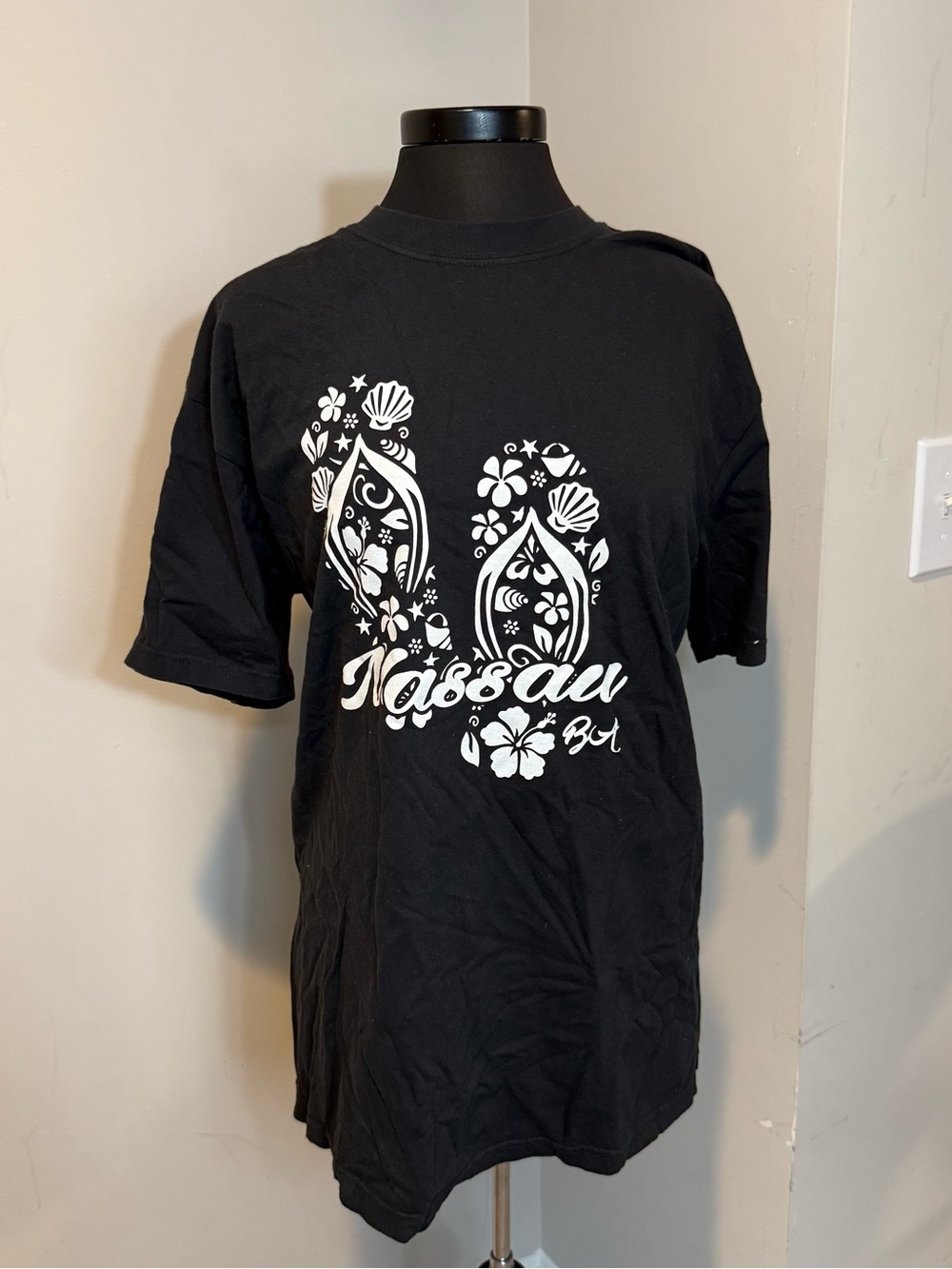 NWOT Black Nassau Tourist T Shirt Size XL